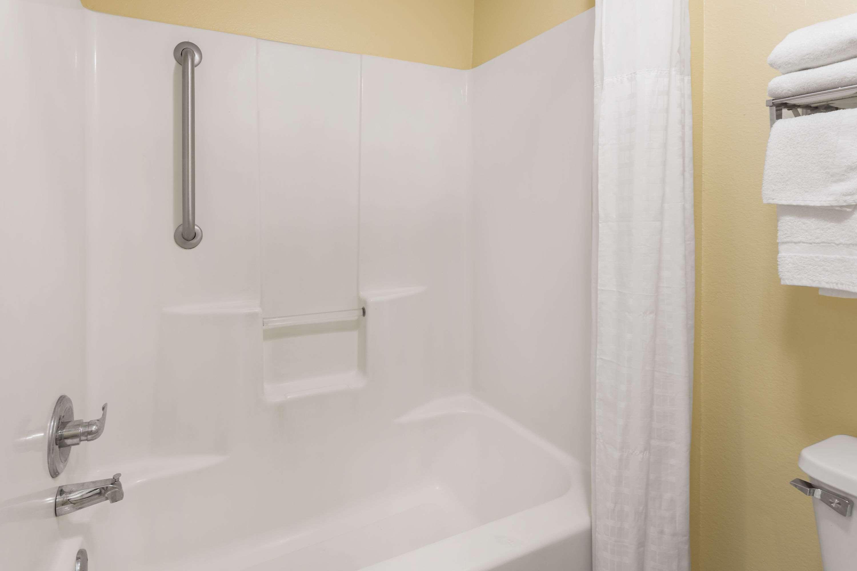 Super 8 By Wyndham Montgomery I-65 Экстерьер фото