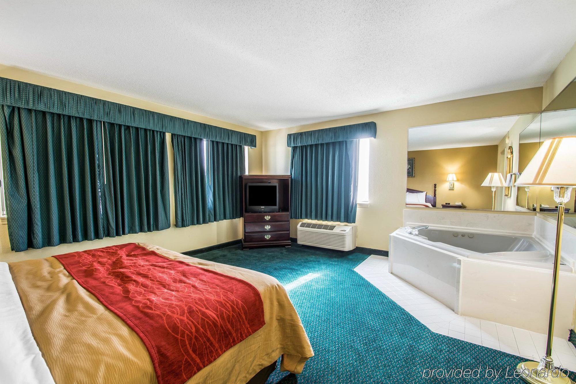 Super 8 By Wyndham Montgomery I-65 Экстерьер фото