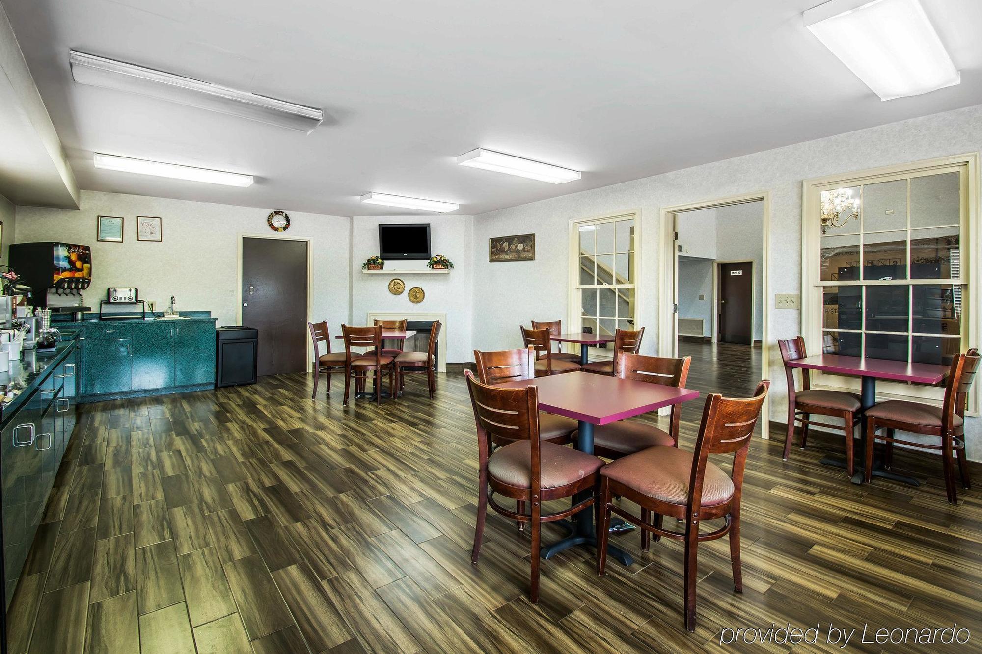 Super 8 By Wyndham Montgomery I-65 Экстерьер фото