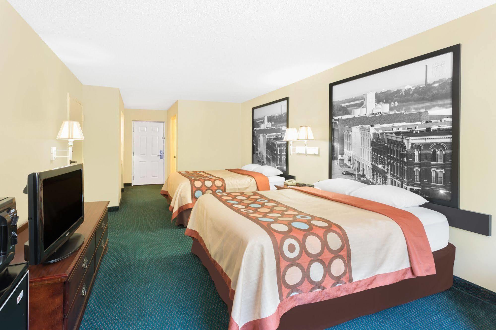 Super 8 By Wyndham Montgomery I-65 Экстерьер фото